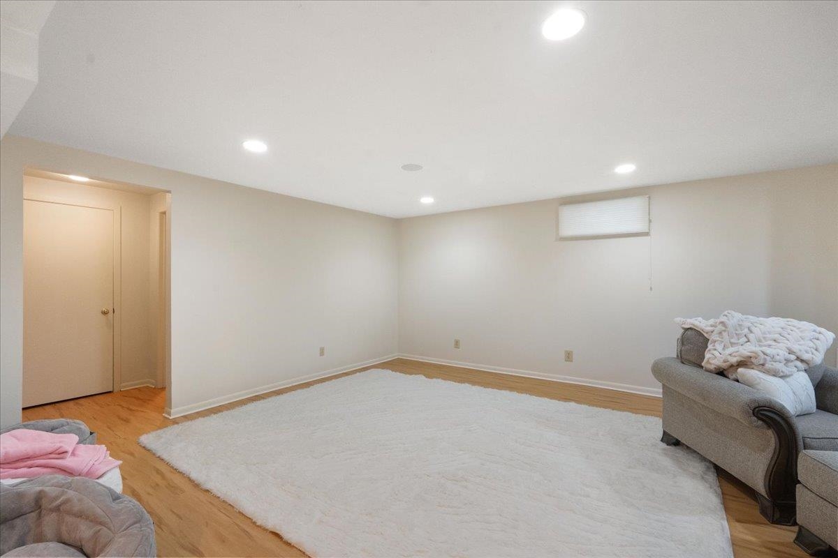 1484 Ravenoaks Trail, Oregon, WI, 53575