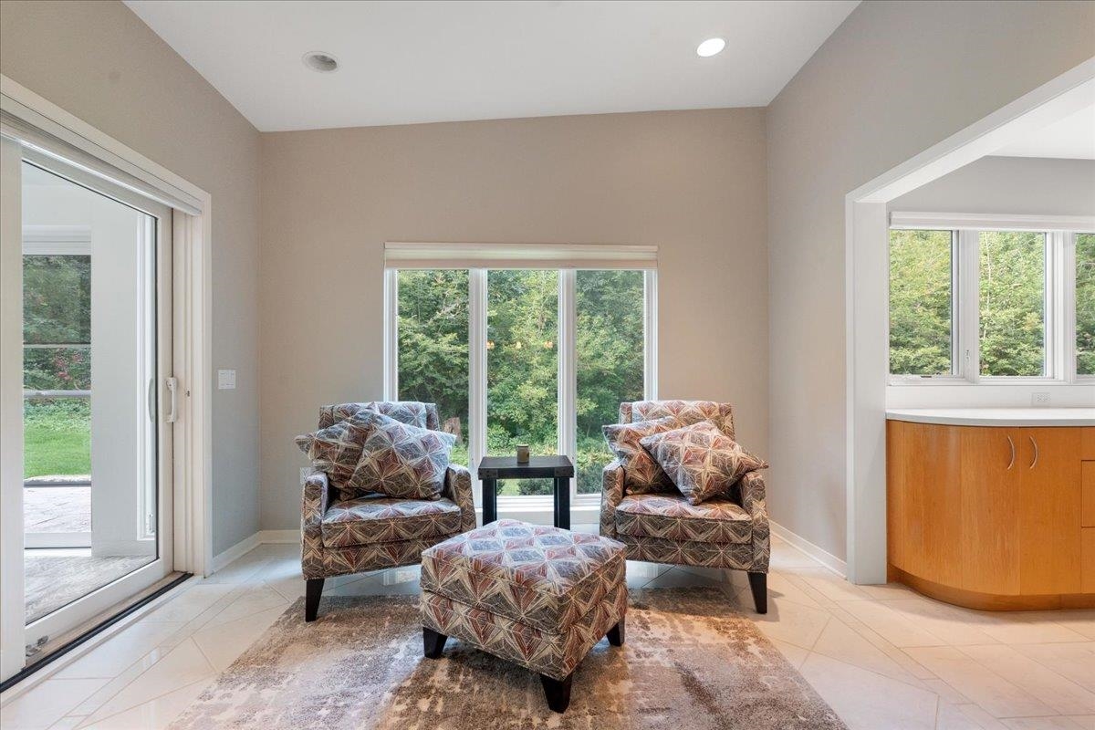 1484 Ravenoaks Trail, Oregon, WI, 53575