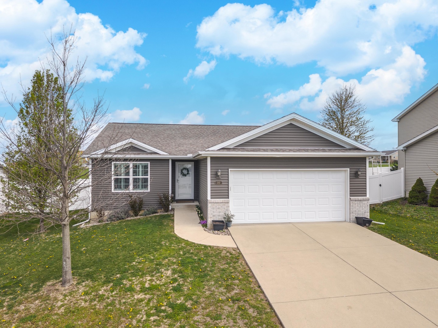 212 Springdale Avenue, Bloomington, IL, 61704 212 Springdale Avenue, Bloomington, IL, 61704