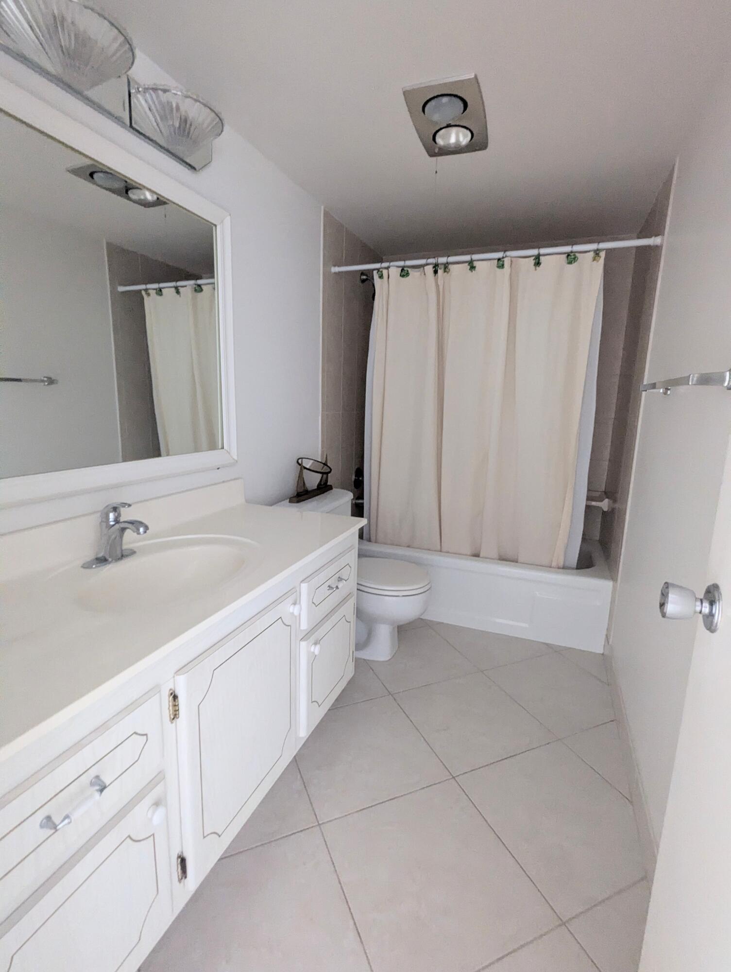 222 Somerset L, West Palm Beach, FL, 33417