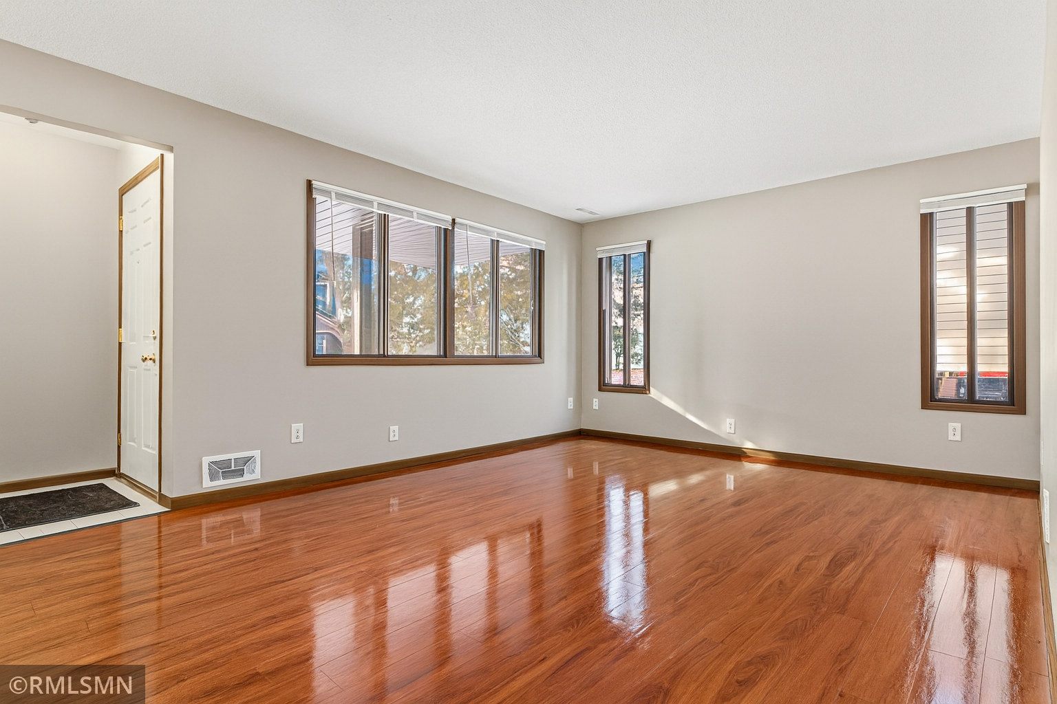 2451 Wimbledon Bay, Woodbury, MN, 55125