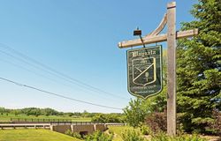 1042 E Circle Drive, Wayzata, MN, 55391