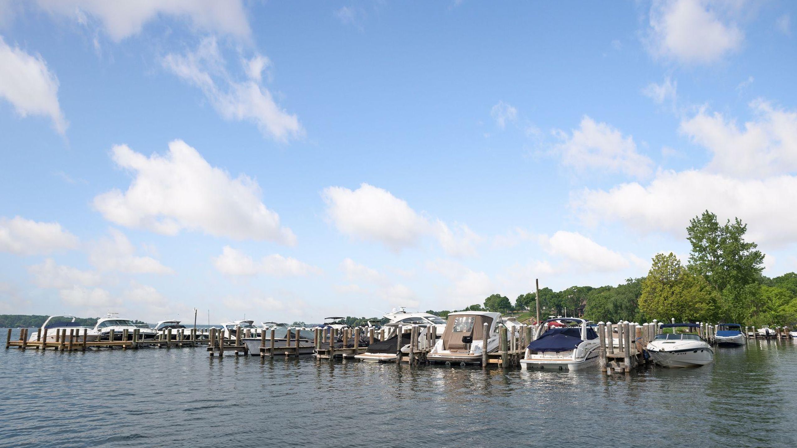 1042 E Circle Drive, Wayzata, MN, 55391