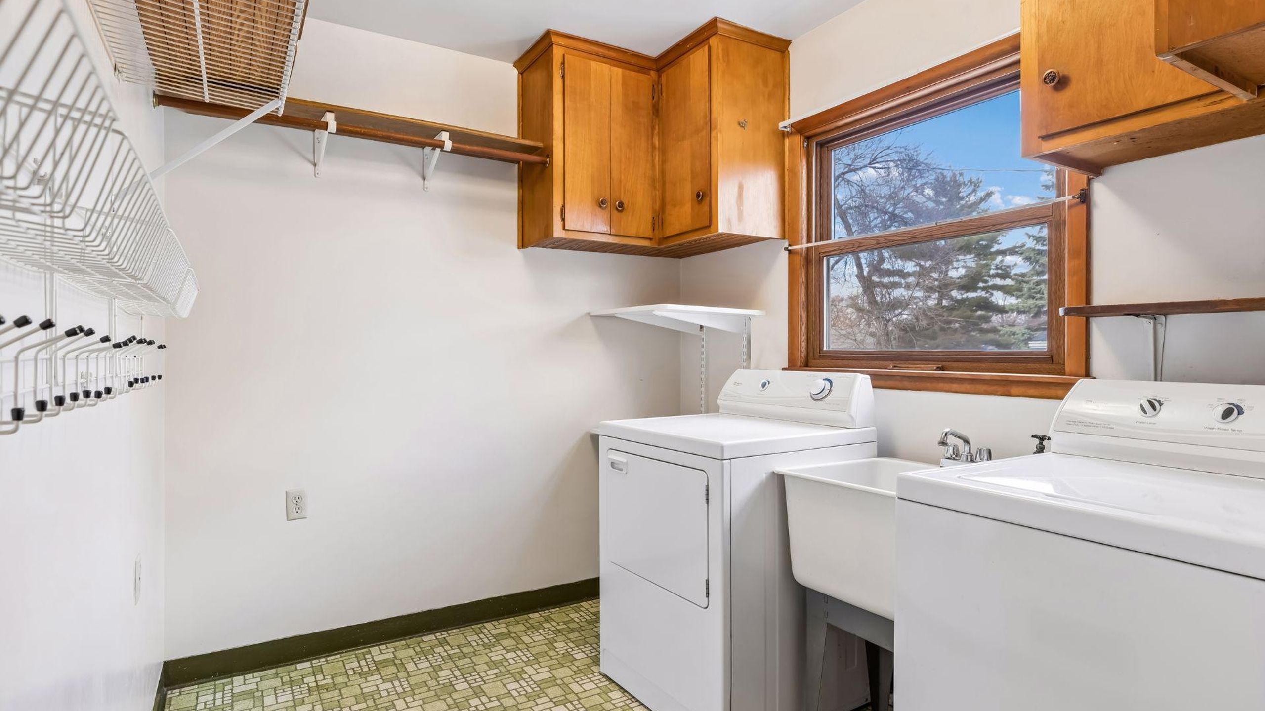 1096 Carrie Street, West Saint Paul, MN, 55118