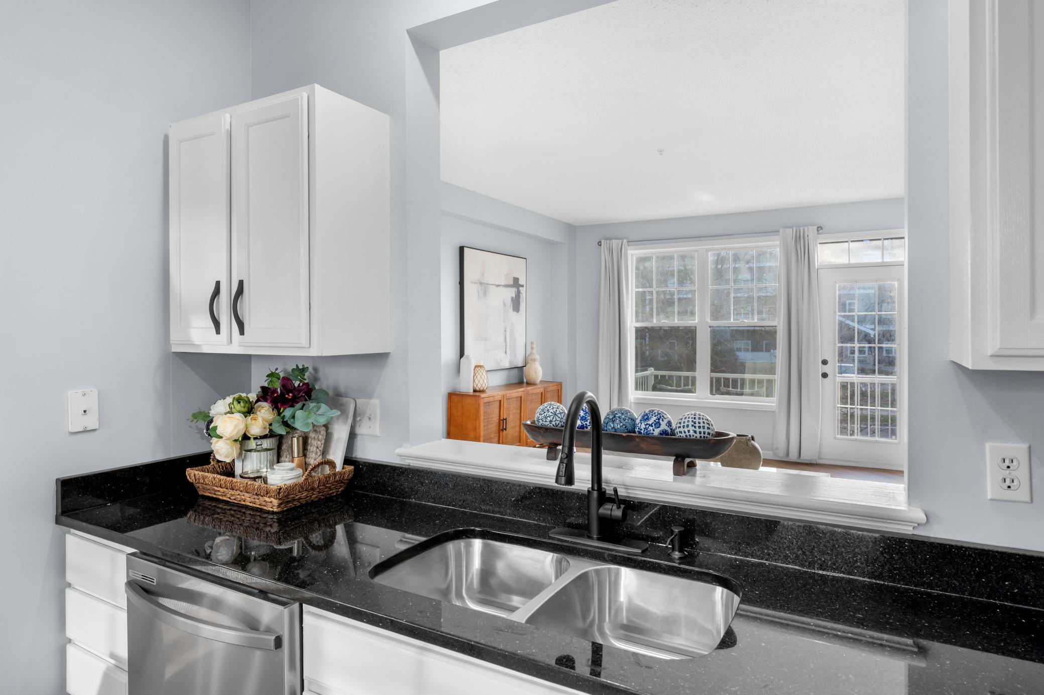 1667 Village Trail E UNIT 5, Maplewood, MN, 55109 1667 Village Trail E UNIT 5, Maplewood, MN, 55109