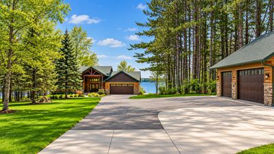Lake homes up US 169