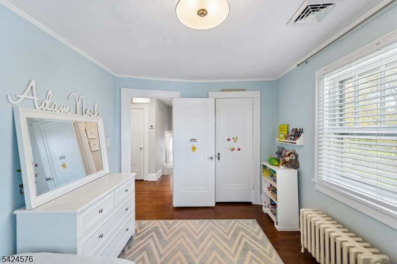 582 Sherwood Pkwy, Westfield Town, NJ, 07090-2306