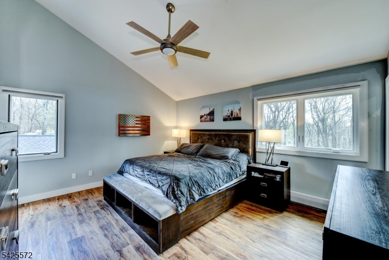 61 Lakeside Dr NW, Vernon Twp., NJ, 07461-4748