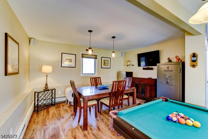 61 Lakeside Dr NW, Vernon Twp., NJ, 07461-4748