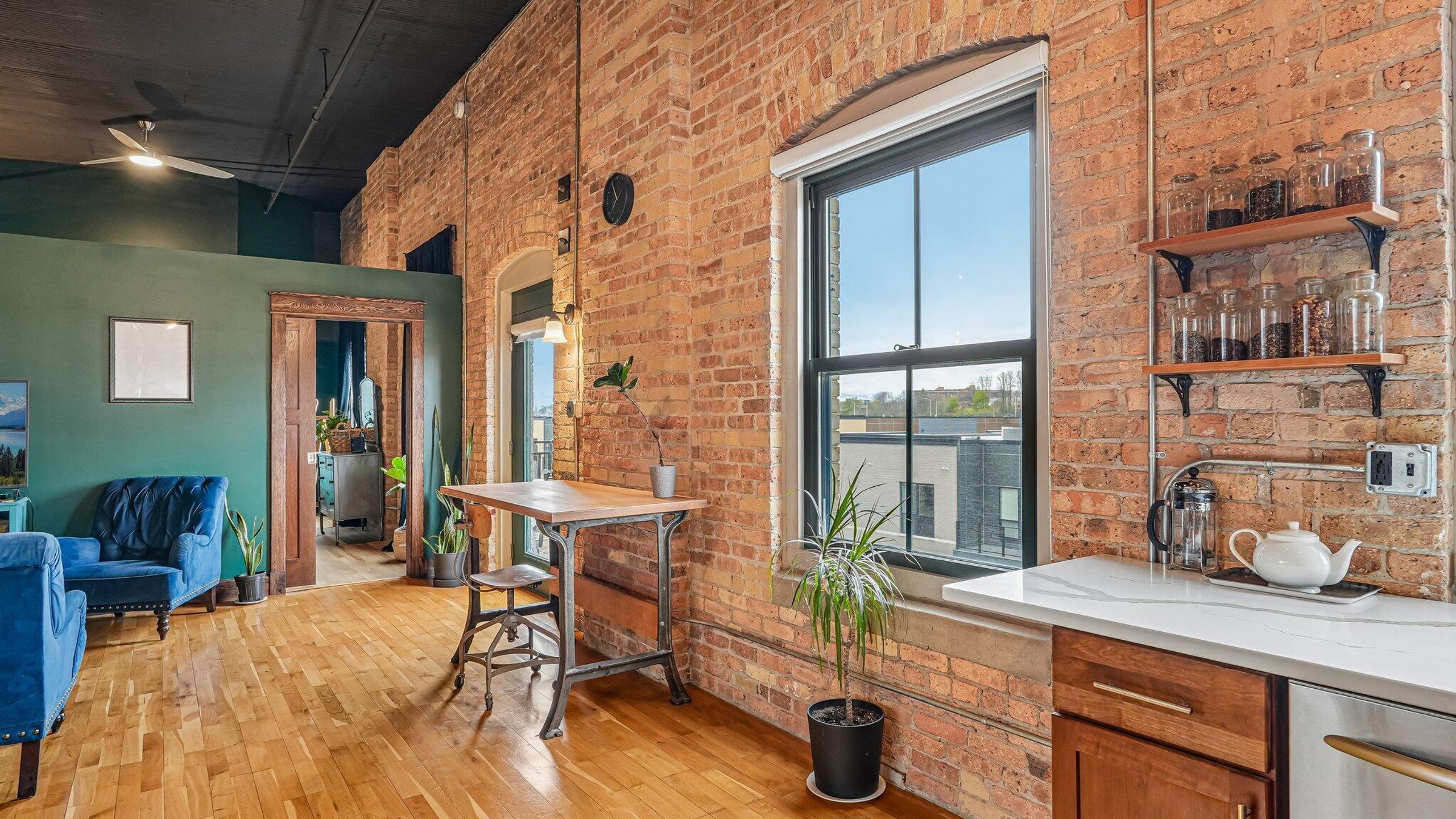 1818 N Water St, Milwaukee, WI, 53202 1818 N Water St, Milwaukee, WI, 53202