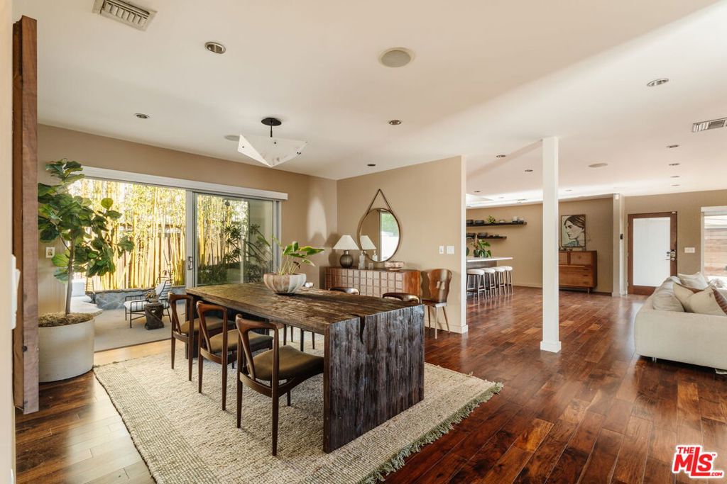 8559 Hollywood Boulevard, Los Angeles, CA, 90069