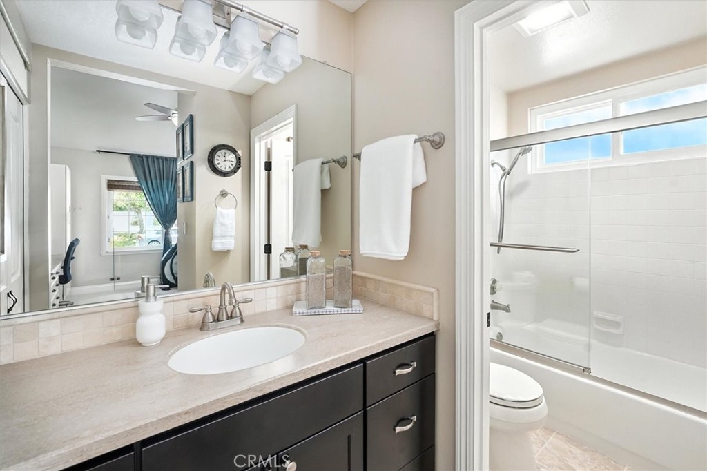 25914 Mendoza, Valencia, CA, 91355