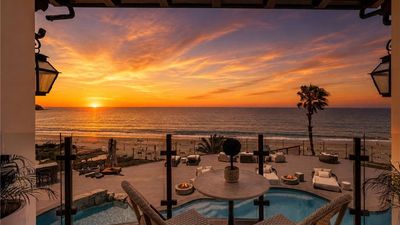 Homes for Sale in the South Bay under $2.5M Pool