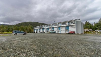 $750,000+