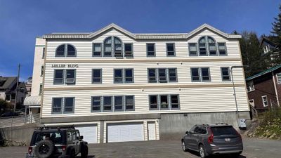 $750,000+