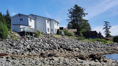 $750,000+