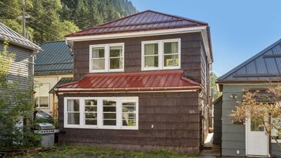 $250,000-$500,000
