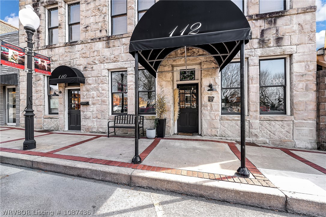 110 S 2Nd St, Ozark, AR 72949