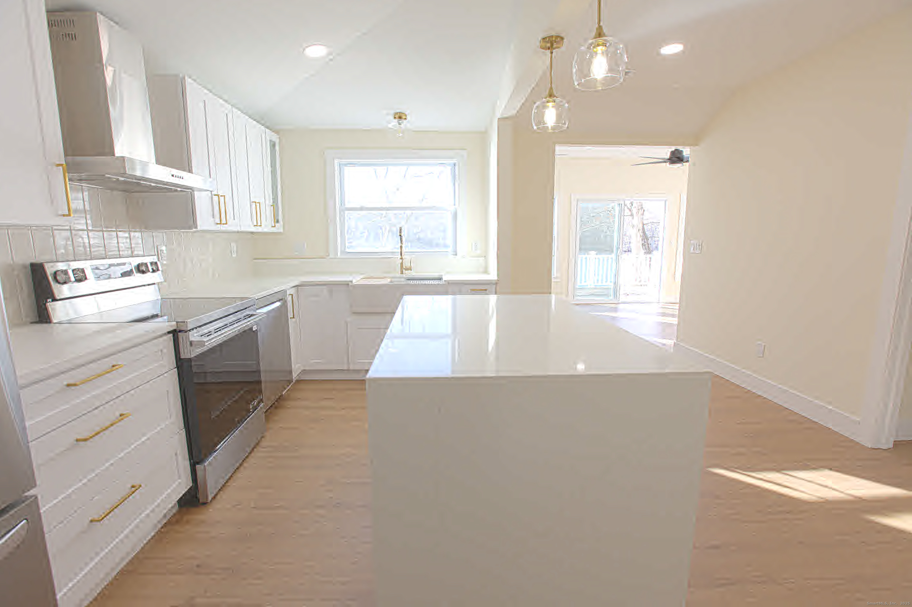 145 Lakeview Drive, Colchester, CONNECTICUT, 06415 145 Lakeview Drive, Colchester, CONNECTICUT, 06415