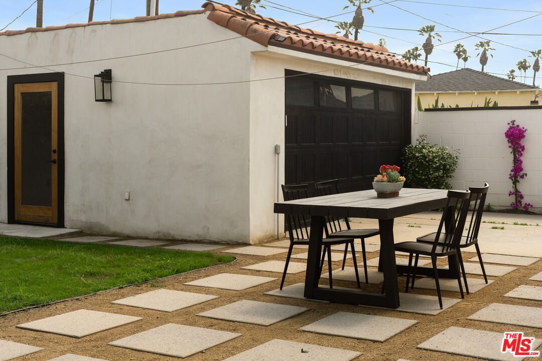 3928 S Bronson Ave, Los Angeles, CA, 90008